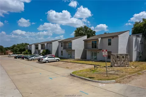 2000 Kazmeier, Bryan, TX 77802 photo 2