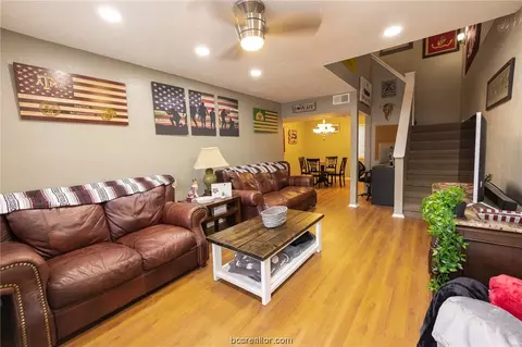 4405 Carter Creek Parkway 6, Bryan, TX 77802