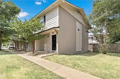 1403 Airline Drive D, College Station, TX 77845