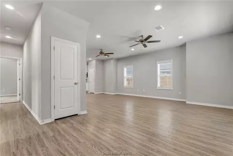 406 Moran St, Bryan, TX 77801 photo 8