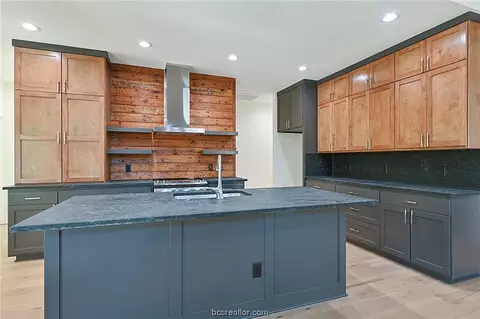 3910 Nagle St, Bryan, TX 77803 photo 9