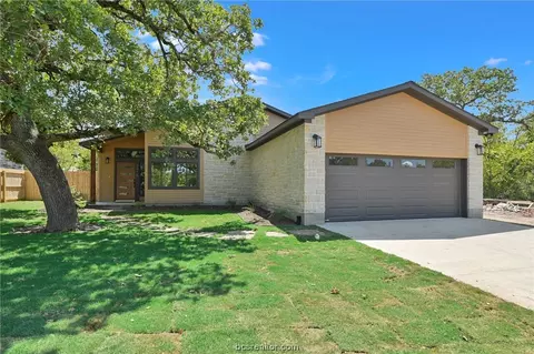 3910 Nagle St, Bryan, TX 77803