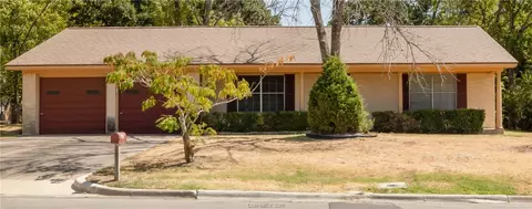 1005 Glade, College Station, TX 77840
