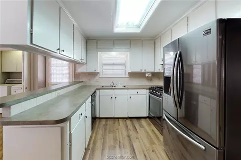 2405 E Briargate Dr, Bryan, TX 77802 photo 5