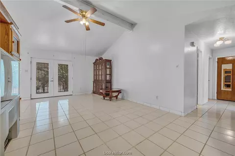 700 Leonard Dr, Bryan, TX 77803 photo 5