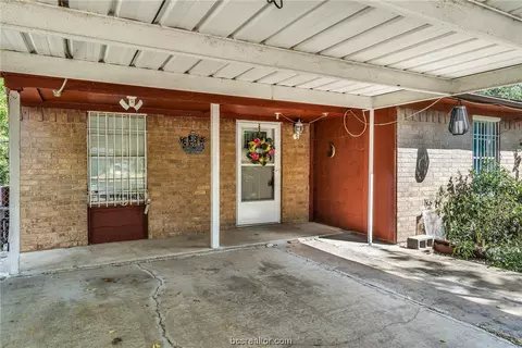 700 Leonard Dr, Bryan, TX 77803 photo 2