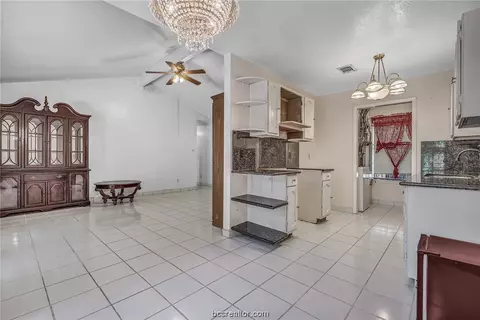 700 Leonard Dr, Bryan, TX 77803 photo 11