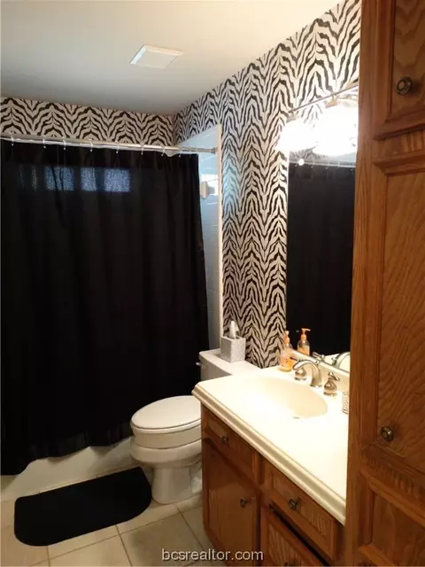 5608 Middlebury Dr, Bryan, TX 77802 photo 28