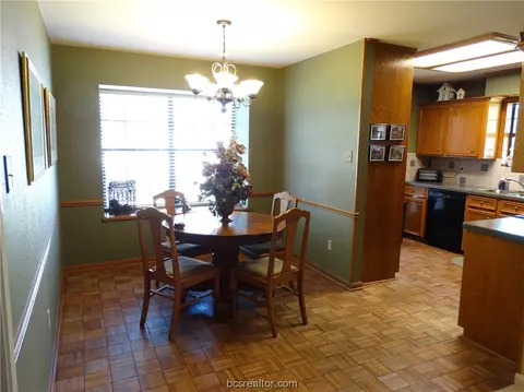 5608 Middlebury Dr, Bryan, TX 77802 photo 11