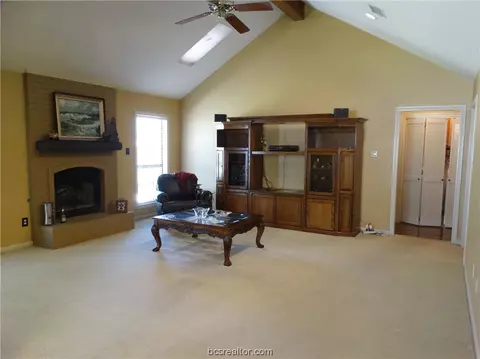 5608 Middlebury Dr, Bryan, TX 77802 photo 2