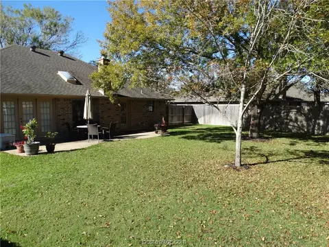 5608 Middlebury Dr, Bryan, TX 77802 photo 3