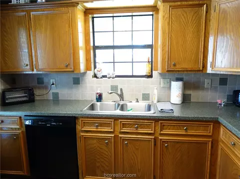 5608 Middlebury Dr, Bryan, TX 77802 photo 13