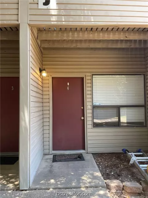 1902 Dartmouth Street J4, College Station, TX 77840