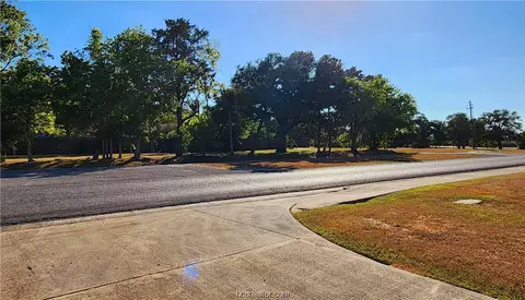 1008 Center St, Bryan, TX 77803 photo 3