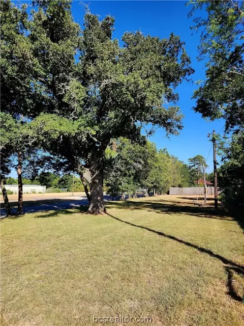 1008 Center St, Bryan, TX 77803 photo 4