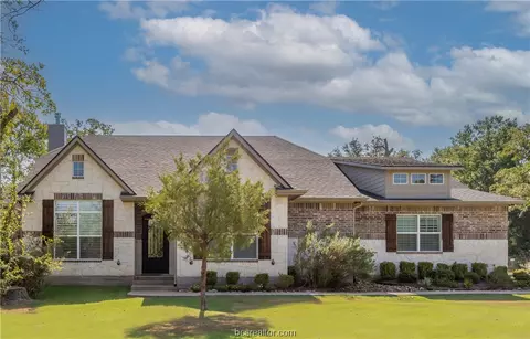 9106 Balmoral Bnd, Iola, TX 77861