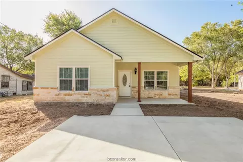 530 Knox St, Navasota, TX 77868