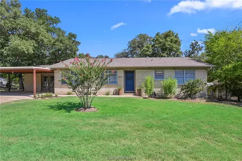 906 Mitchell St, Bryan, TX 77802