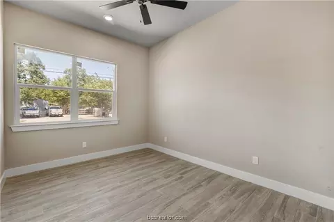 611 Waco St, Bryan, TX 77803 photo 18