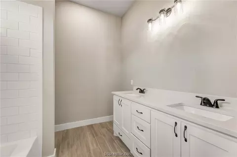 611 Waco St, Bryan, TX 77803 photo 22