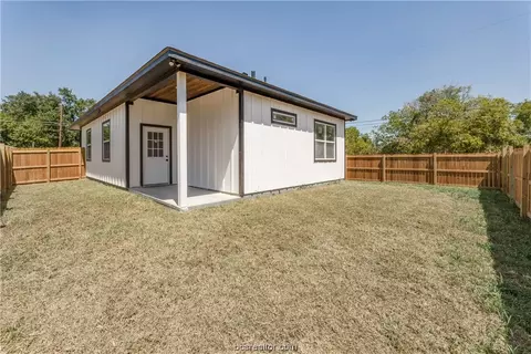 611 Waco St, Bryan, TX 77803 photo 25
