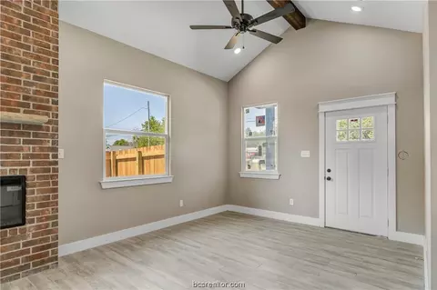 611 Waco St, Bryan, TX 77803 photo 14
