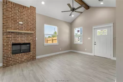611 Waco St, Bryan, TX 77803 photo 4