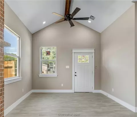 611 Waco St, Bryan, TX 77803 photo 16
