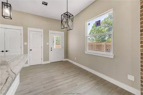 611 Waco St, Bryan, TX 77803 photo 9