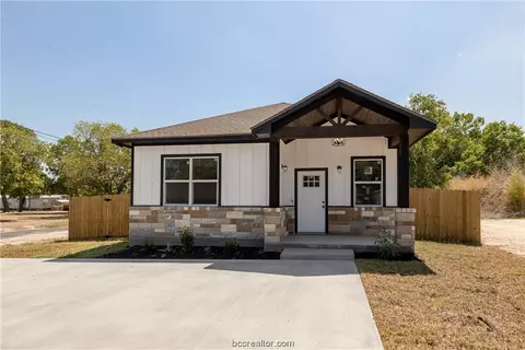 611 Waco St, Bryan, TX 77803