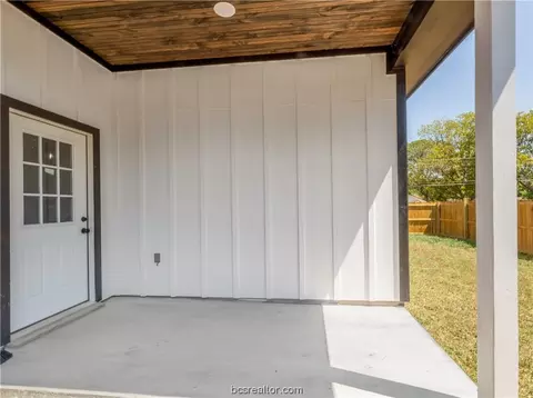 611 Waco St, Bryan, TX 77803 photo 24