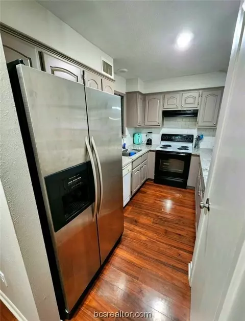4207 Cheyenne, Bryan, TX 77802 photo 8