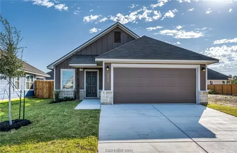 1110 Night Dew Ave, Navasota, TX 77868