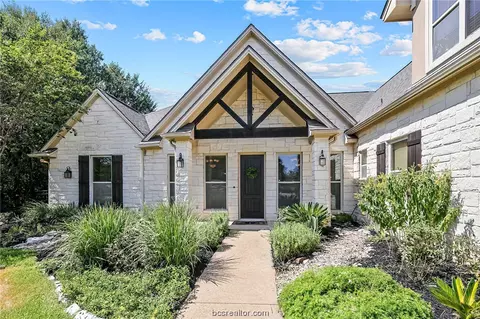 4817 Williams Creek Dr, College Station, TX 77845