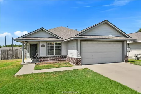 2101 Forge Hill Rd, Bryan, TX 77801