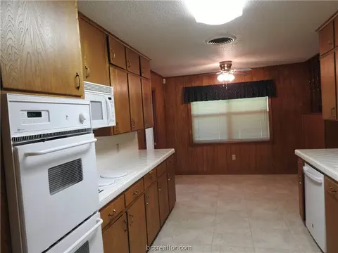 3509 Spring Ln, Bryan, TX 77802 photo 11