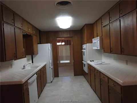 3509 Spring Ln, Bryan, TX 77802 photo 10