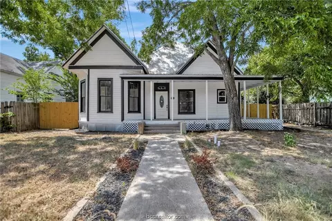 1704 N Houston Ave, Cameron, TX 76520