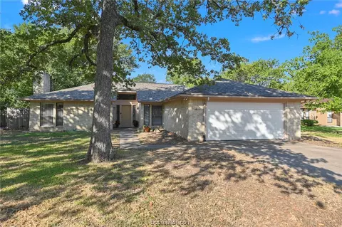 2802 Normand Dr, College Station, TX 77845