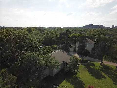1004 S Dexter Dr, College Station, TX 77840