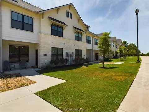 2112 Crescent Pointe Pkwy, College Station, TX 77845