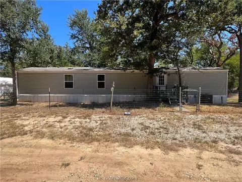 670 Juniper Dr, Caldwell, TX 77836