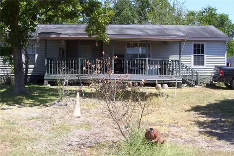 3749 Red Gully Ln, Navasota, TX 77868