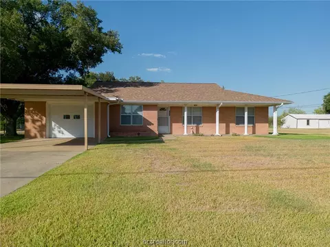 2301 Nuches Ln, Bryan, TX 77803