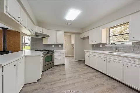 223 Fire Station Rd, Franklin, TX 77856