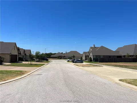 4656 S Stonecrest Ct, Bryan, TX 77808 photo 3