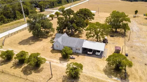 11483 Opersteny Ln, Bryan, TX 77808 photo 9