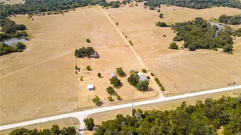 11483 Opersteny Ln, Bryan, TX 77808 photo 2
