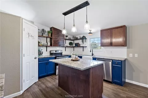 7002 Jubilee Trl, Iola, TX 77861