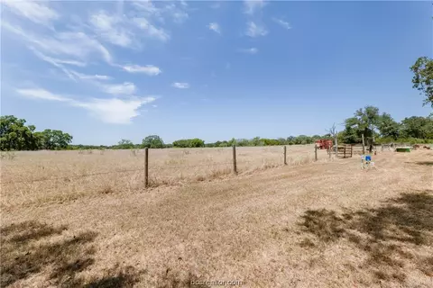 8516 Burch Ln, Bryan, TX 77808 photo 5
